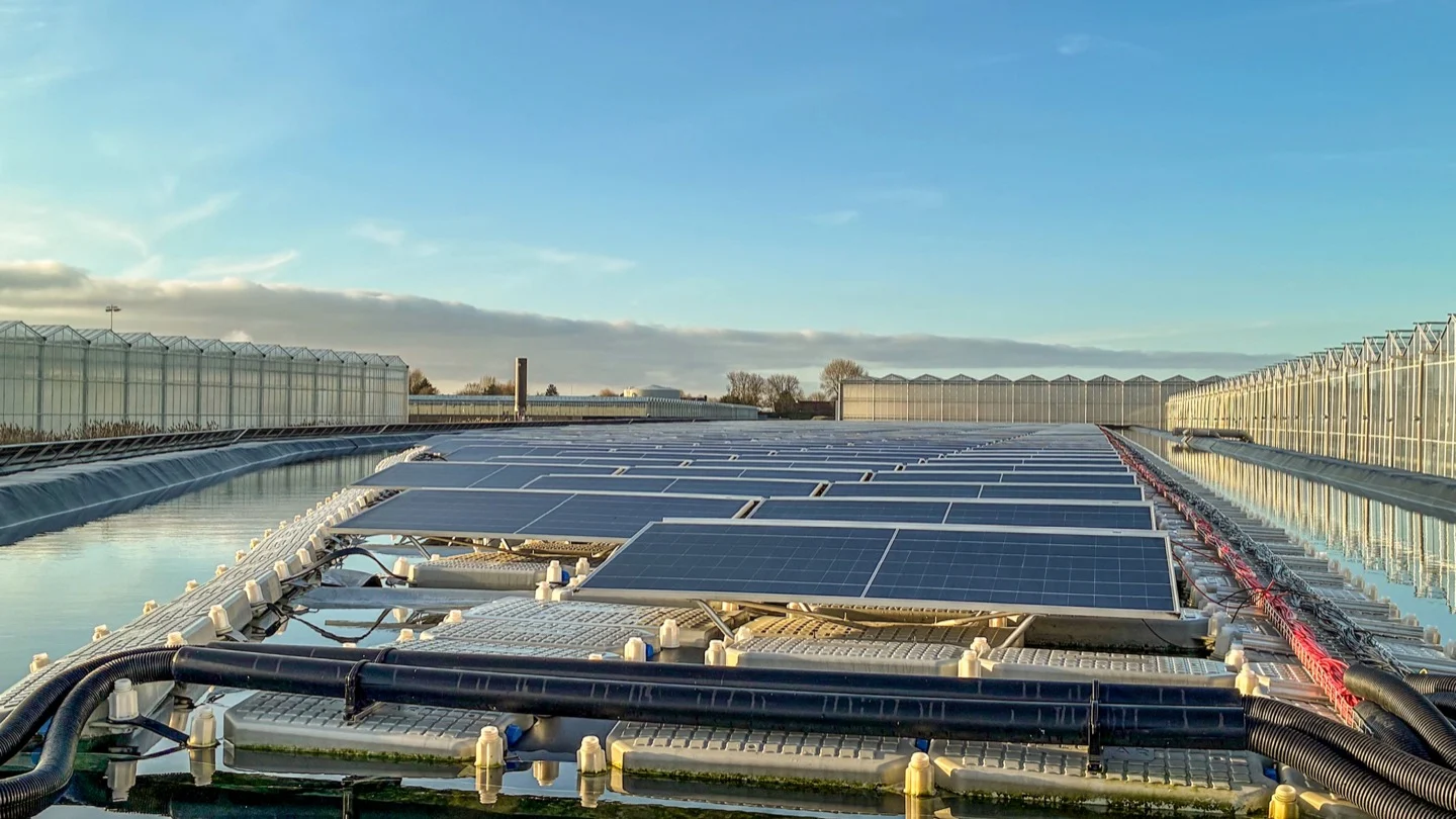 Compactstation 1600 kVA bij Van Geest Komkommers in Tinte